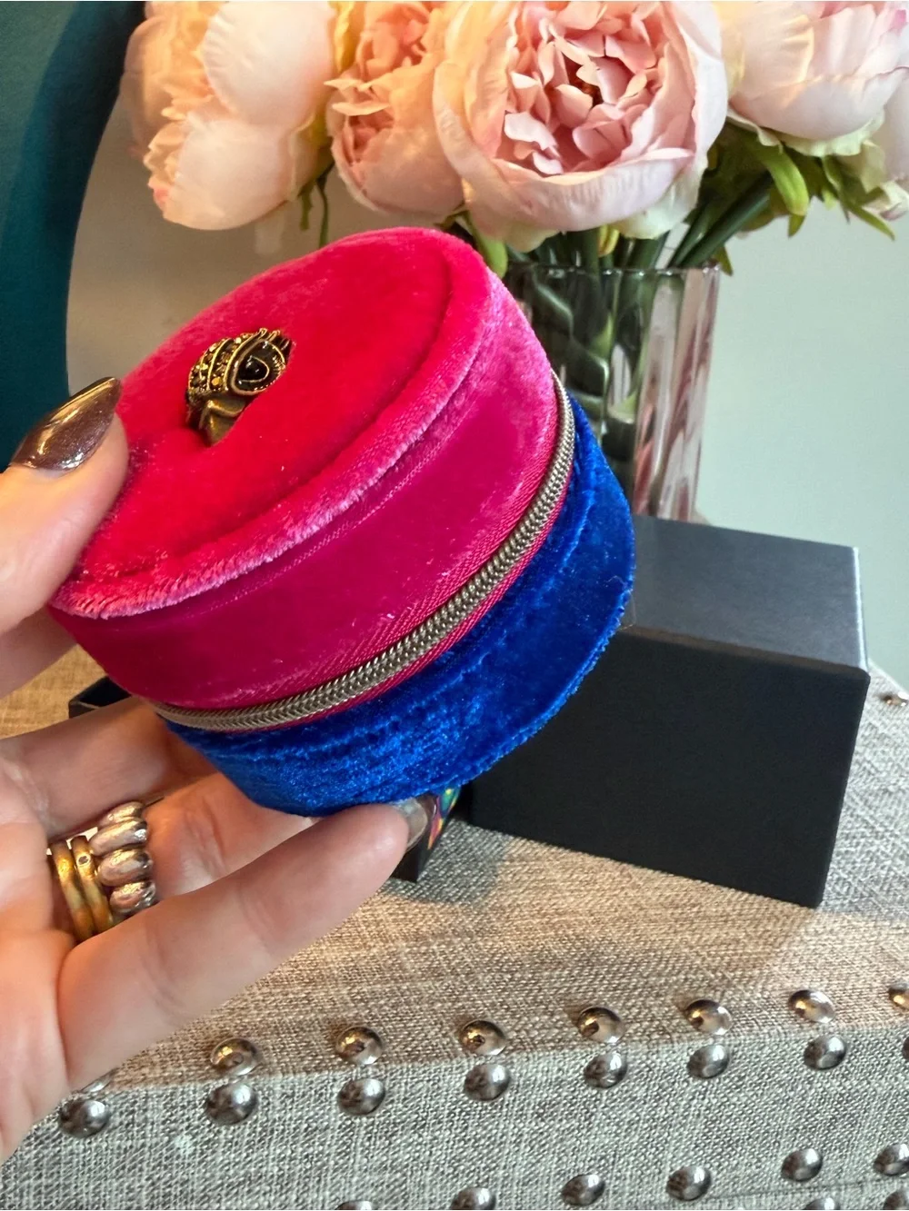 Kurt Geiger round velvet